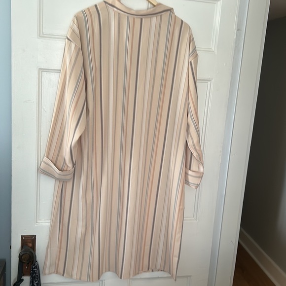 A MTL 1980 striped button down long sleeve. Vertical stripes tan colour size X. - Picture 3 of 9